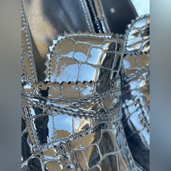 stuart weitzman croc embossed patent leather loafers size 8 - Picture 8 of 11